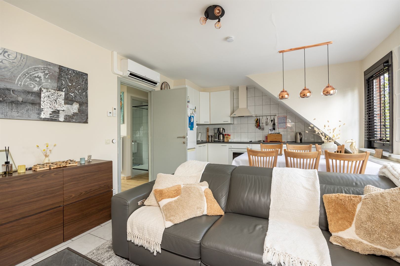 Gerenoveerd studio-appartement met zolder - foto 5