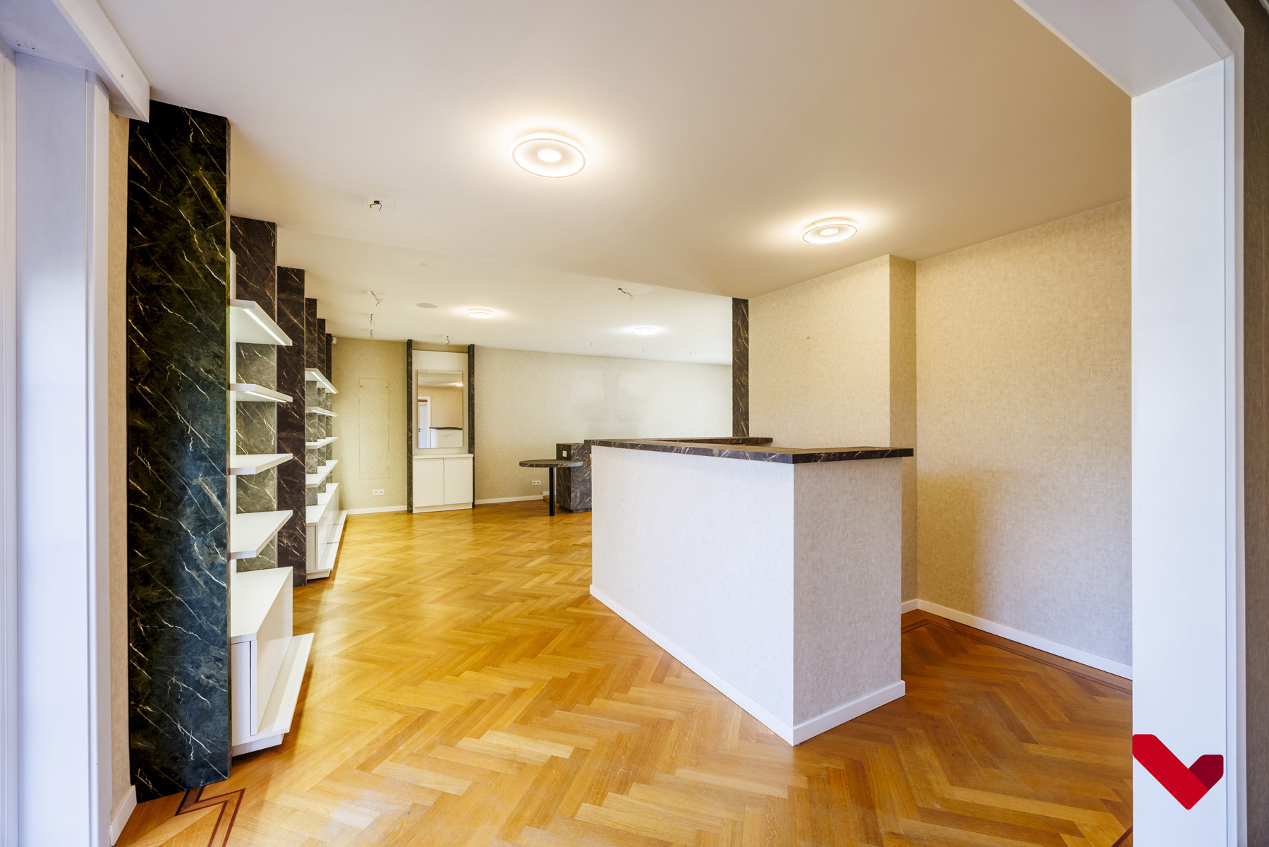 Exclusieve commerciële villa met mogelijkheden op toplocatie - foto 3