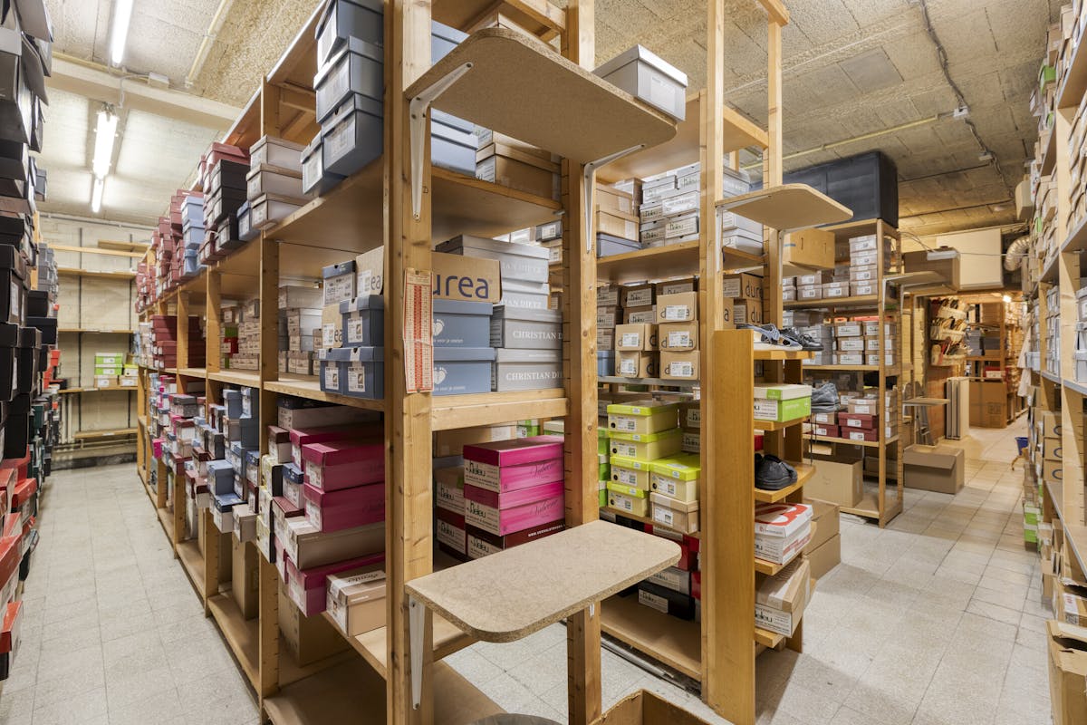 Exceptional commercial property with spacious warehouse in Deinze - photo 4