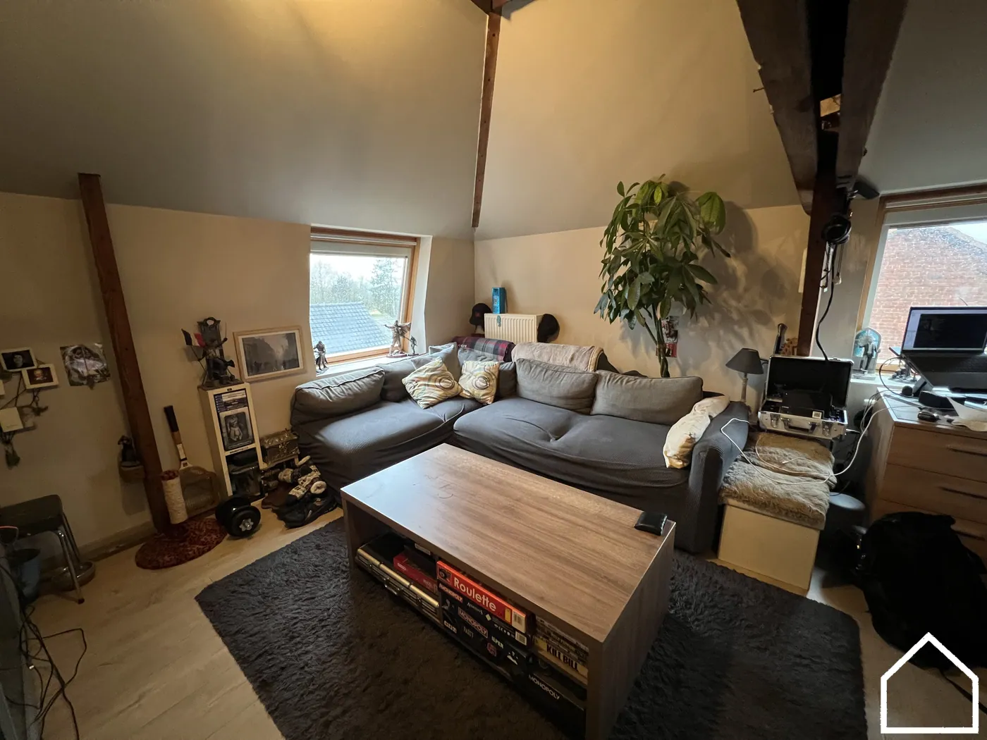 APPARTEMENT MET 1 SLAAPKAMER,  ZONGERICHT TERRAS EN AUTOSTANDPLAATS IN IEPER - foto 5