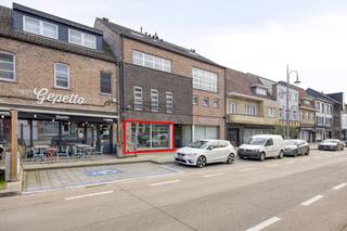 Cet établissement commercial est situé au 127/1 de la Vennestraat à Genk, l'une des rues commerçantes les plus animées et les plus connues de...