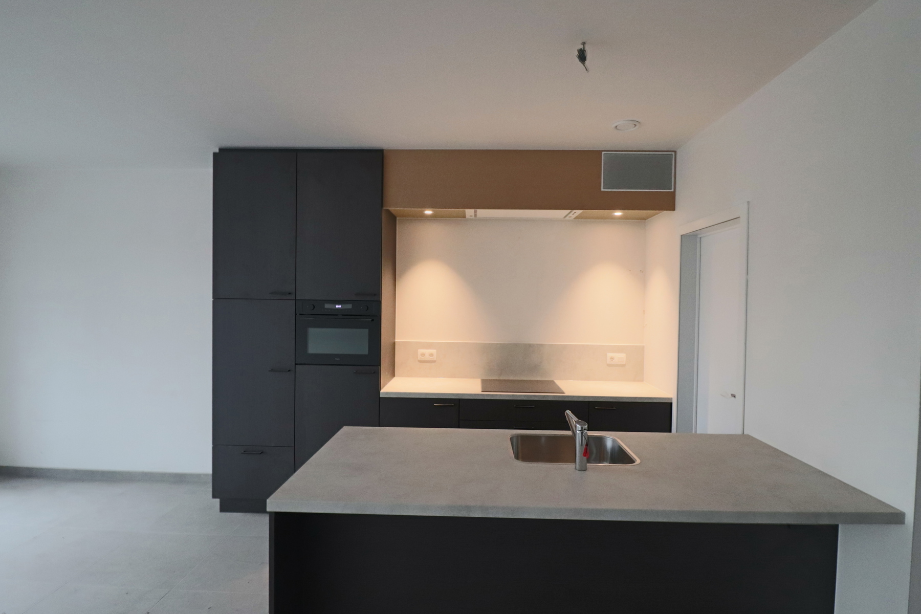 Woning met 3 slaapkamers en carport/fietsenberging op perceel van ca 366m² - foto 5