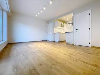 Discover this recently fully renovated studio in Bredene, located in a small and quiet building. Thanks to the modern heat pump, you can enjoy a comfortable and energy-efficient living space all year round.This ready-to-move-in studio is located in a very quiet location, a stone's throw from the dunes, the beach and beautiful walking and cycling routes. Ideal for those who love nature, relaxation and Bredene's typical coastal atmosphere. In addition, shops, public transport and daily facilities are easily accessible.Advantages of this studio in Bredene:-Completely renewed with quality materials-Energy efficient thanks to heat pump-Quiet, small-scale building-Close to dunes, beach and nature- Modern bathroom- Cozy bright living room - Modern kitchenThis studio is perfect for those looking for a combination of peace, comfort and a prime location by the sea.Interested in this studio for rent in Ostend?Surf to www.dewaele.com, find the property and click the red “Request your visit” button. Fill out your profile briefly, and we'll contact you for a visit. Please note: no appointments can be made by phone.Request a visit