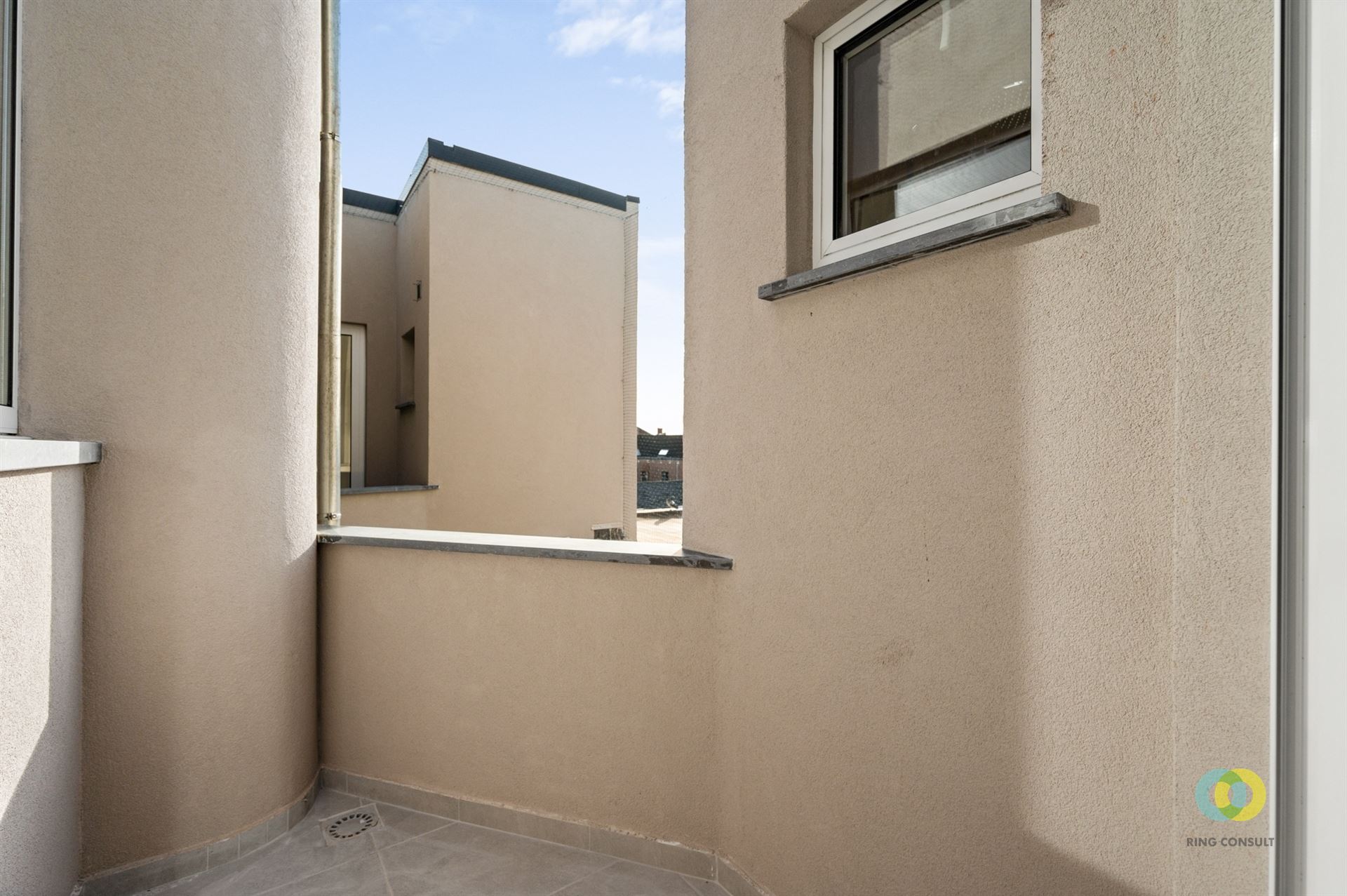 Gerenoveerd appartement met één slaapkamer - foto 5