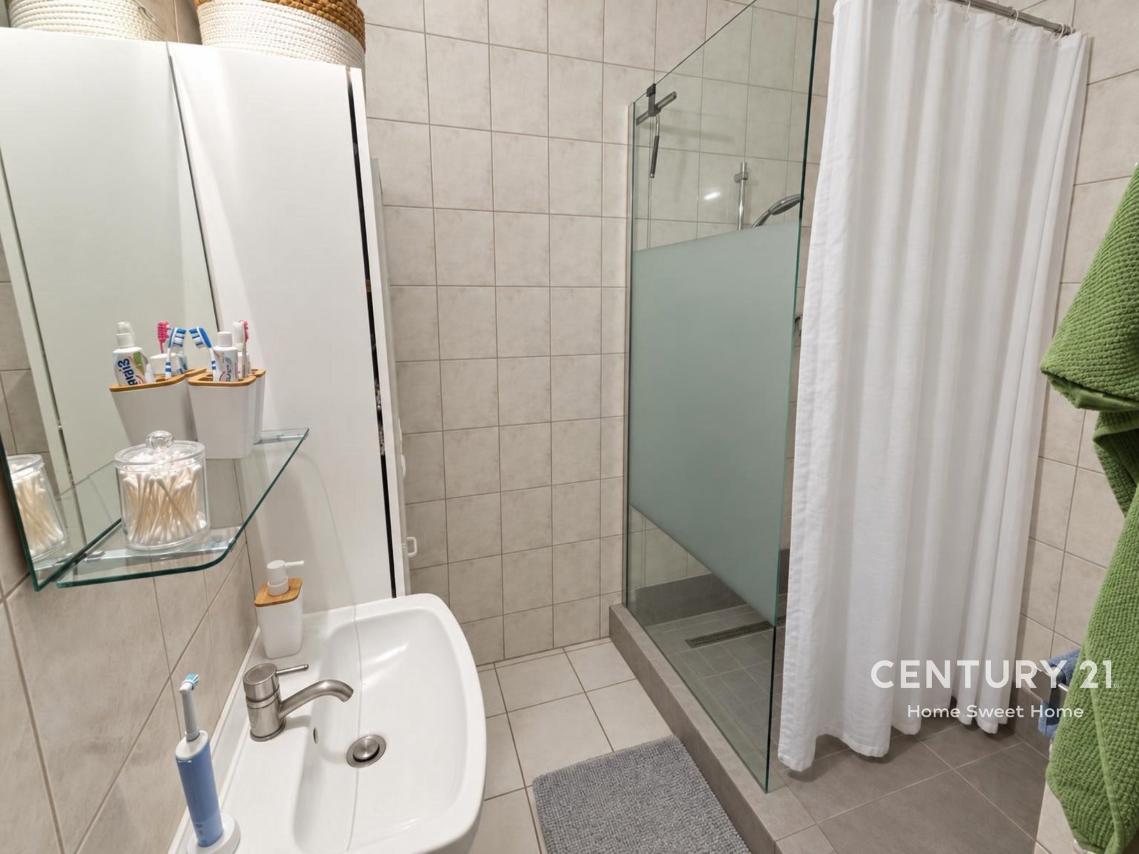 Licht 2-slaapkamerappartement met garage te huur - foto 4