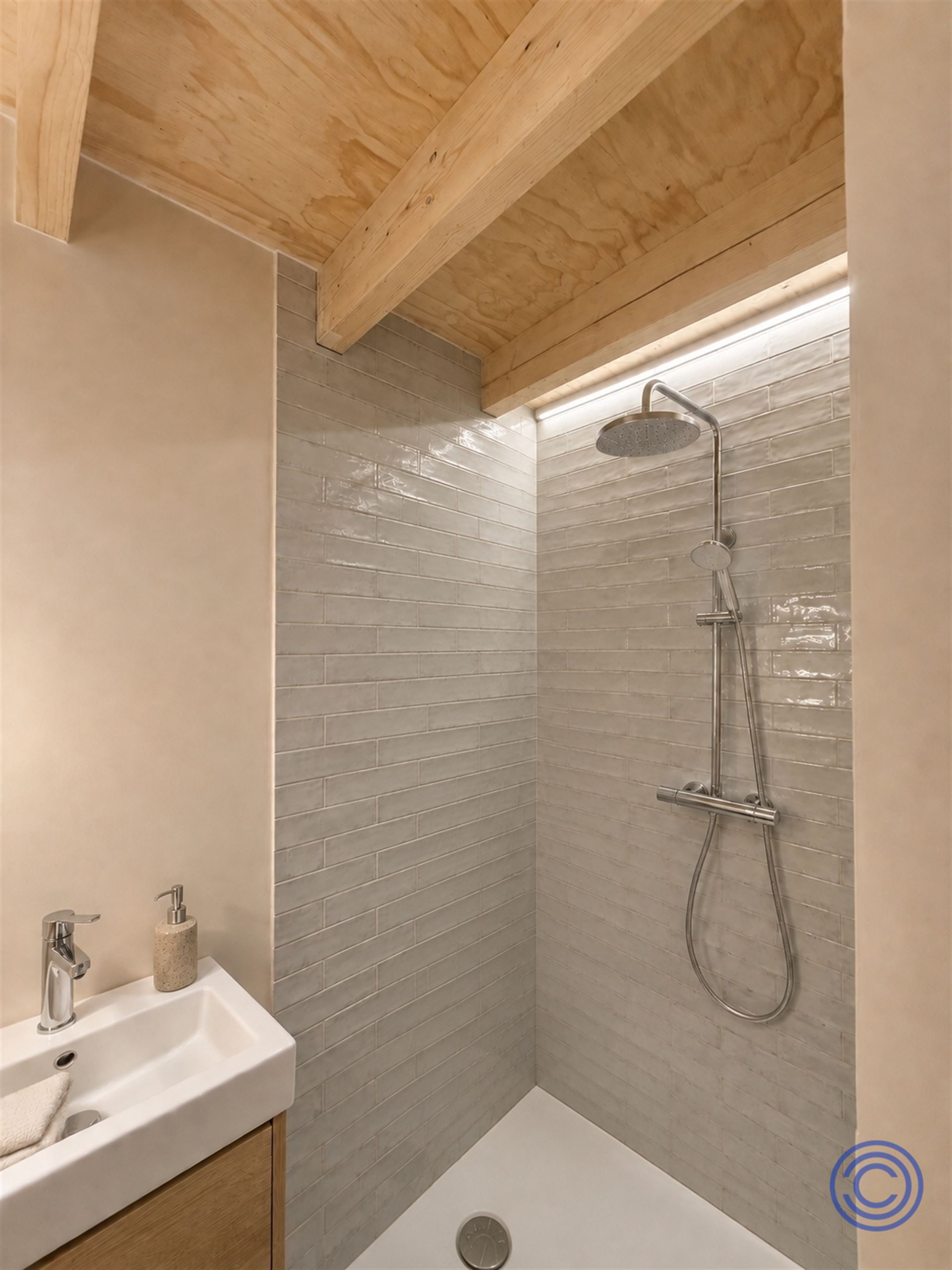 Luxueus afgewerkte studio op TOP locatie! - foto 4