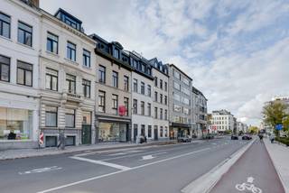 Ruim en stijlvol triplexappartement van 200 m² in het hart van AntwerpenGelegen aan de voorkant van het pand, biedt dit prachtige triplexappartement...