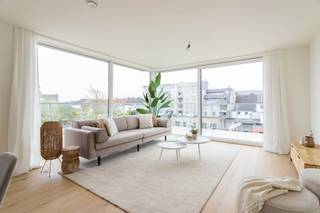 Welkom bij het nieuwbouwproject, gelegen aan de prachtige Leie in het bruisende centrum van Harelbeke. Dit unieke appartement biedt een...