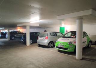 Parking bien situé à Edegem ! Cet emplacement de parking souterrain est situé dans un garage souterrain d'un immeuble à appartements.Le prix de...