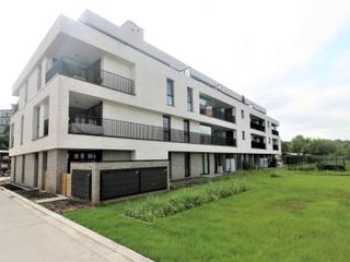 Appartement op de 2de verdieping, gelegen binnen de ring van Herentals, met 2 slaapkamers.Indeling en omschrijving:Inkomhal met aan de rechterzijde...