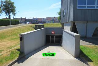 Opzoek naar een parkeerplaats dichtbij de Damse Vaart en het stadscentrum van Brugge? De parkeerplaats is te bereiken via een automatische poort,...