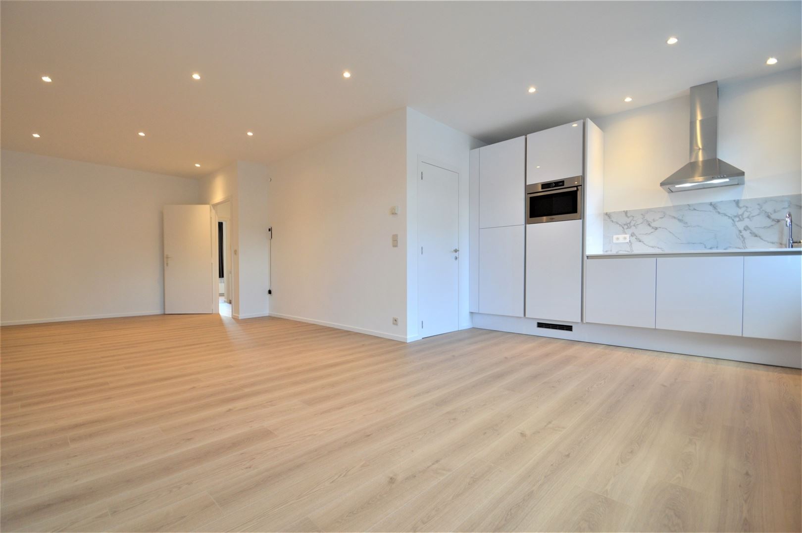 Compleet gerenoveerd appartement in hartje centrum - foto 2