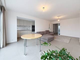 Welkom in dit verzorgde en lichtrijke appartement dat comfort, functionaliteit en een gunstige energieprestatie perfect combineert. Bij...