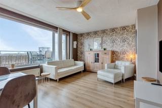 Instapklaar dakappartement met 1 slaapkamer, ruim terras en een prachtig panoramisch uitzicht.Geniet van licht, ruimte en een adembenemend uitzicht...