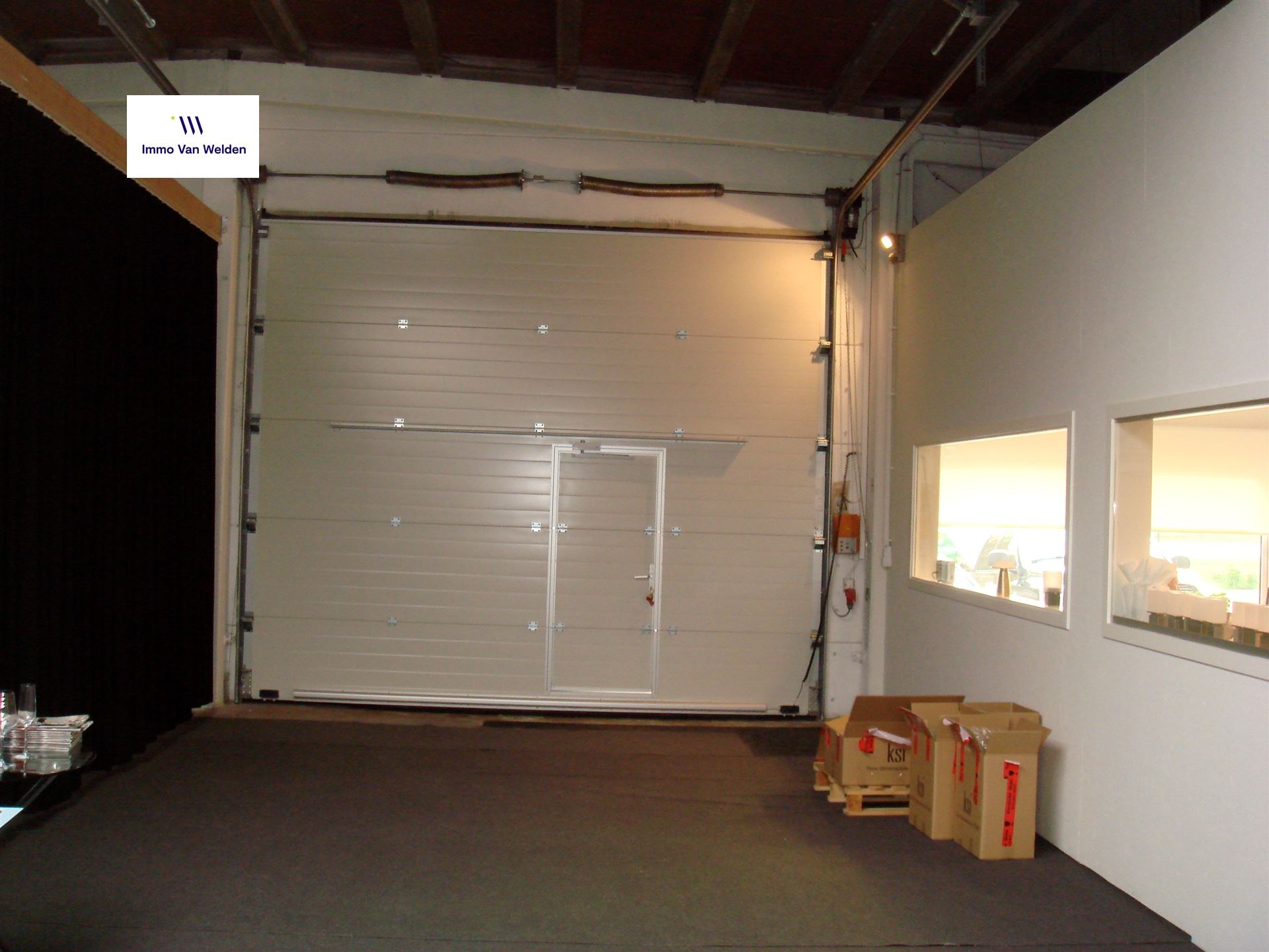 Bedrijfsgebouw langsheen N60 te Oudenaarde - foto 2