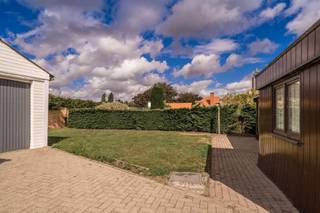 TE KOOP: WONING MET 2 GARAGES OP 5 ARE TE DILBEEK ALS VOLLEDIG RENOVATIEPROJECT OF BOUWGRONDOp zoek naar een project met potentieel? Deze woning,...