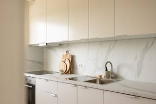 Op zoek naar een instapklaar appartement met een hoogwaardige afwerking en een uitstekende ligging? Dit prachtig gerenoveerde appartement aan...