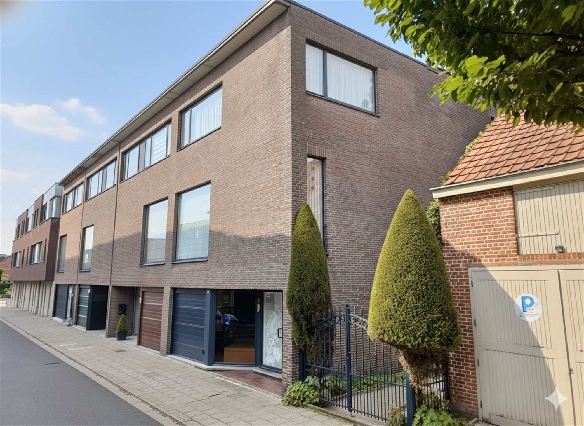 Bel-etage woning met 3 slaapkamers en tuinpoort aan straatkant. - foto 4