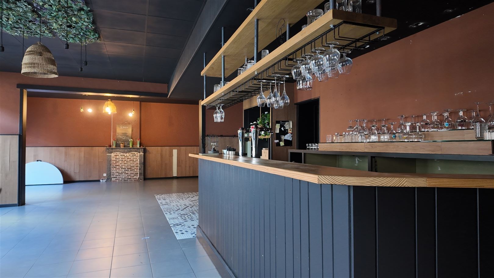 Café/taverne + appartement - photo 3