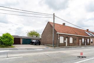 Ben je op zoek naar een woning met renovatiepotentieel, een degelijke structuur én uitstekende bereikbaarheid? Dan is Brugseweg 78 te...