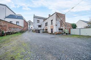 Maison à fort potentiel à Hyon – Idéale pour rénovation ou investissement !Située dans un quartier calme et recherché, à proximité immédiate des...