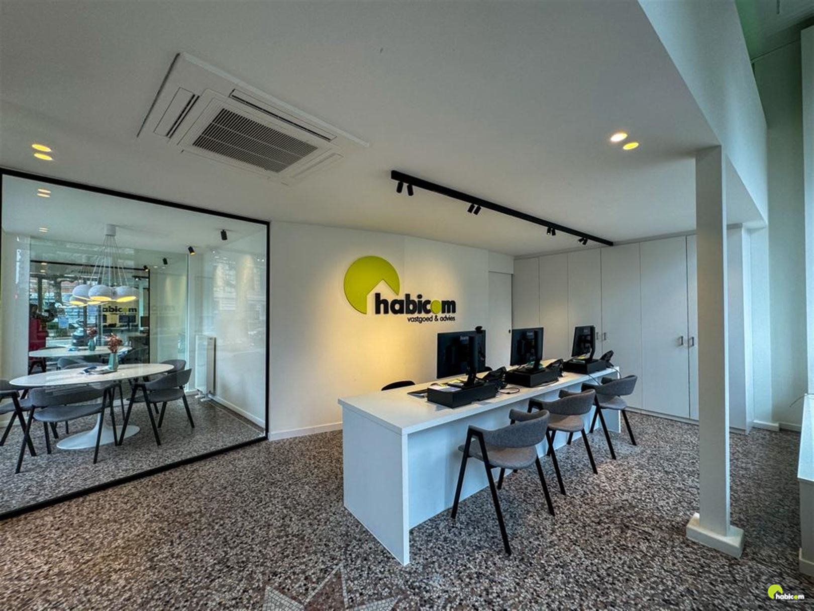 Commercial for rent in Antwerp - photo 1