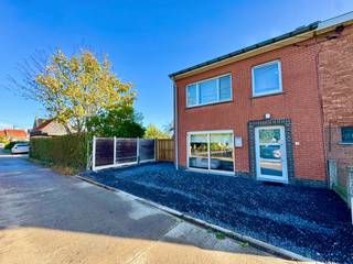 Bent u opzoek naar een gezellige, instapklare woning waar u meteen uw verhuisdozen kan uitpakken? Zoek dan niet verder en maak een afspraak voor...