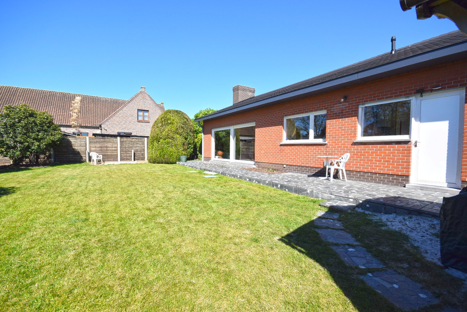 BUNGALOW IN RUSTIGE WOONWIJK - foto 2