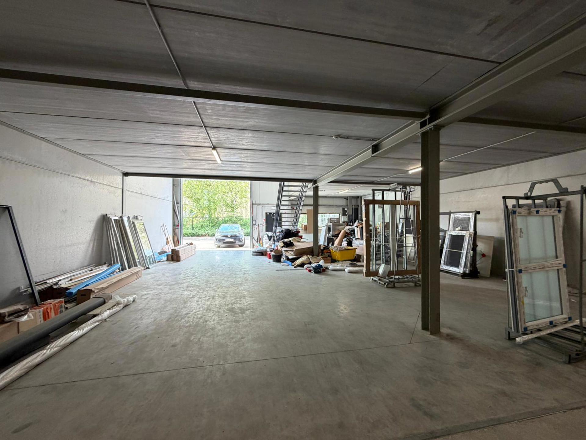 KMO-unit te huur Zaventem met mezzanine - foto 3