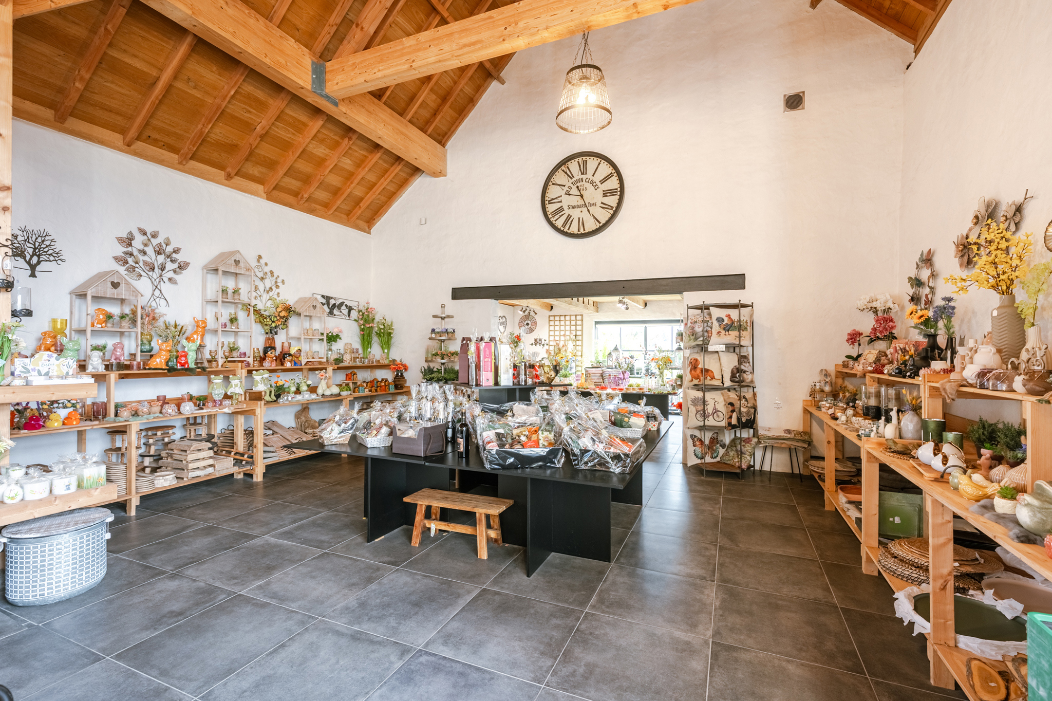 Hoeve met commerciële zichtlocatie in Torhout + weiland  - foto 4