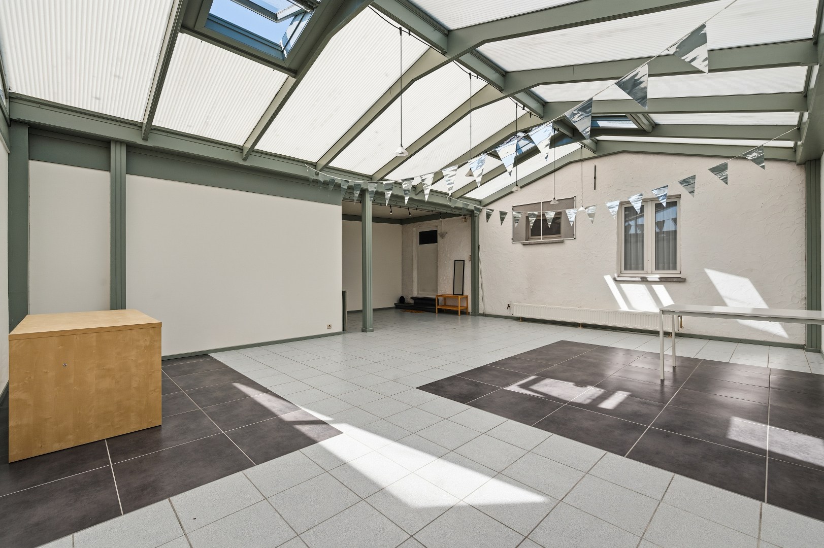 Ruime instapklare duplex met 3 slpks en praktijk- / hobbyruimte van 55m² - foto 4