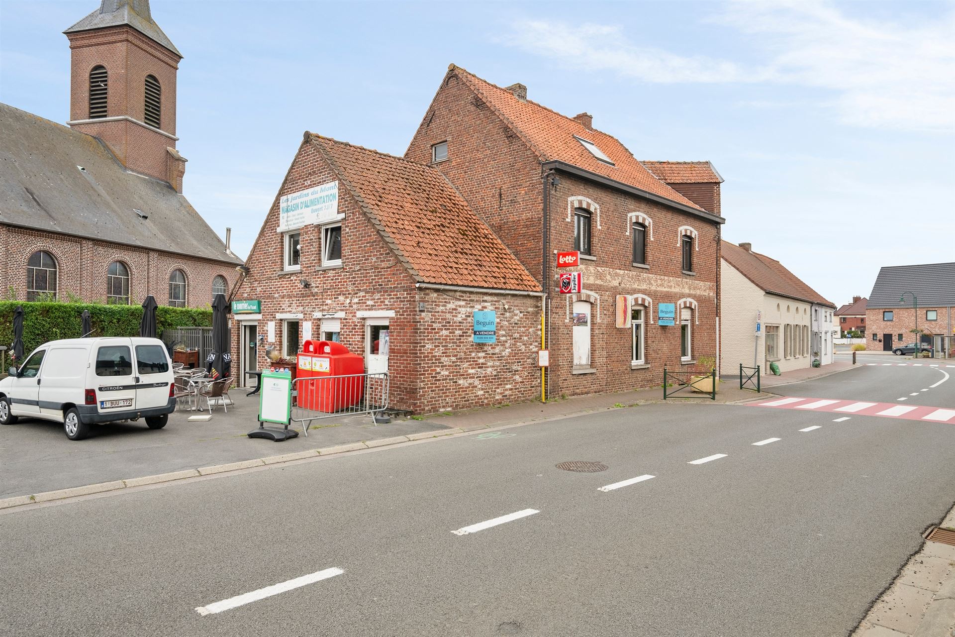 Goedgelegen opbrengsteigendom: handige handelsruimte &amp; 2 app - foto 2