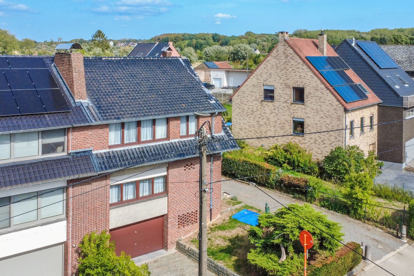 RUIME WONING MET 3 SLAAPKAMERS, GARAGE & TUIN ! - foto 2