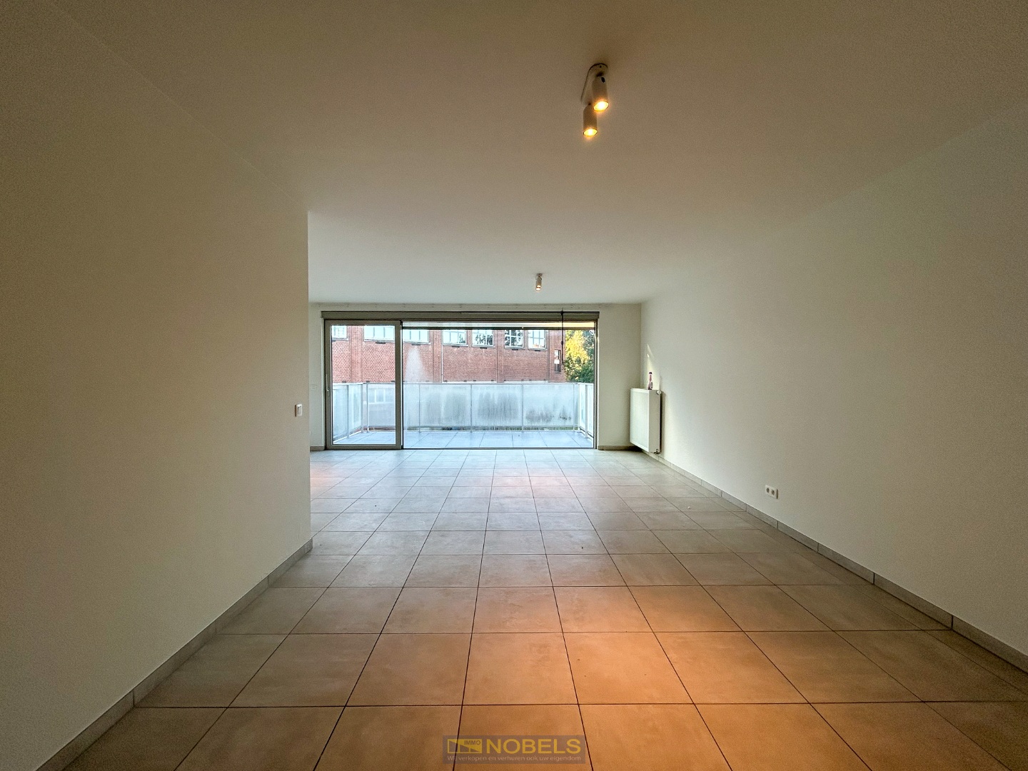 Te huur, energiezuinig 1 slaapkamer appartement met terras te Ronse - photo 3