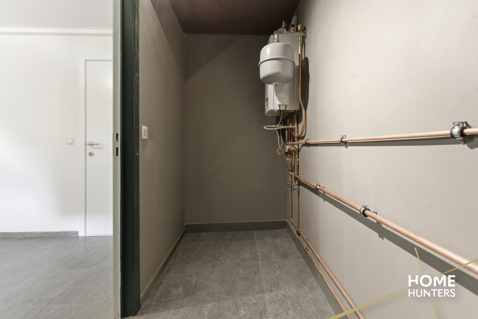 Prachtig gerenoveerde woning te Brielen met 2 slaapkamers, 2 badkamers en een garage - foto 3