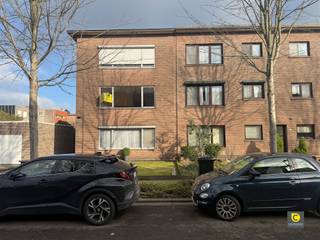 Located in attractive Aartselaar, this spacious 103 sq. ft. apartment offers excellent options for families or households seeking comfort...