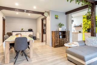 Deze verzorgde bungalow, gelegen in de Stijn Streuvelsstraat 32 te Waregem, biedt een praktische en comfortabele woonoplossing op een centrale...