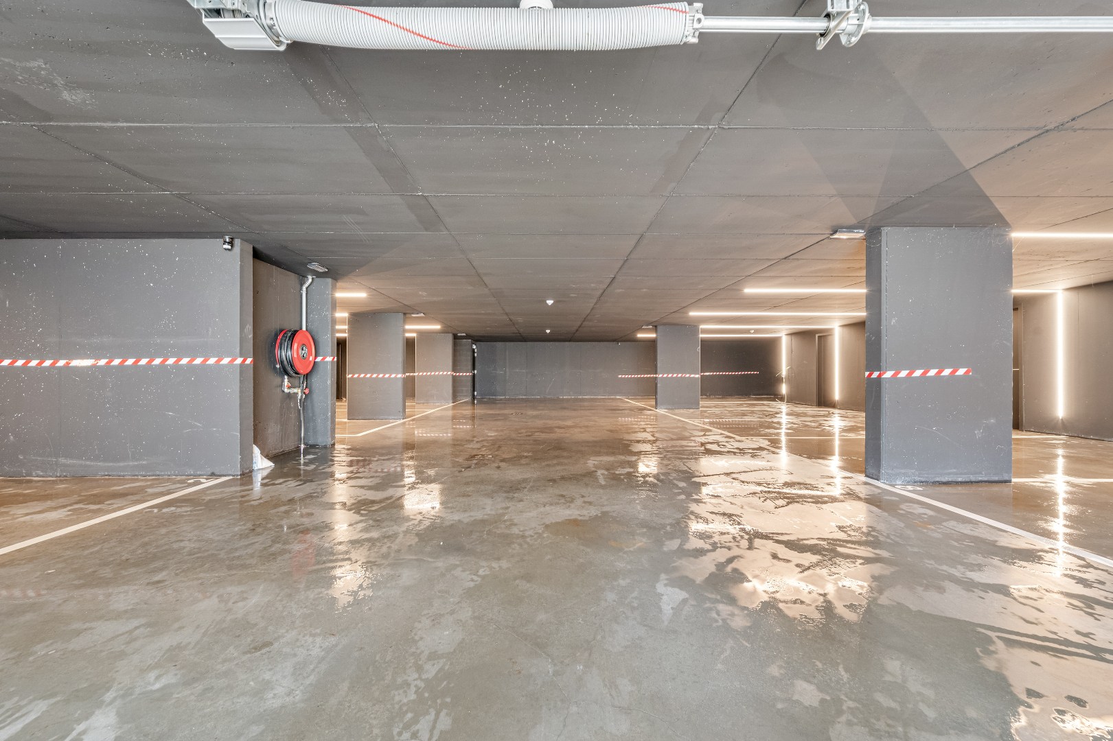 ondergrondse autostaanplaats met aangekoppelde kelderberging onder registratierechten - foto 4