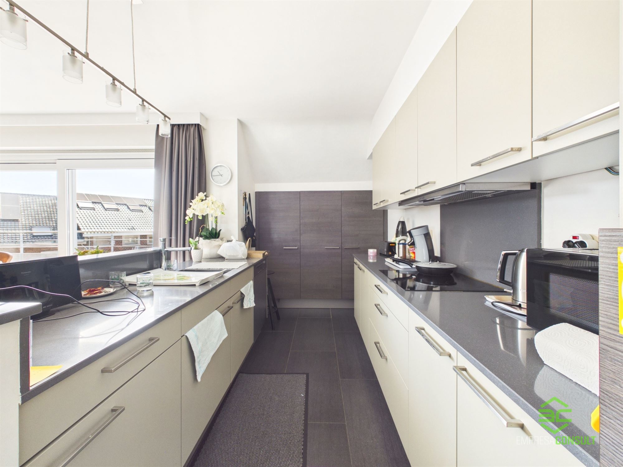 Ruim penthouse in het centrum met 2slpk en autostaanplaats! - foto 5