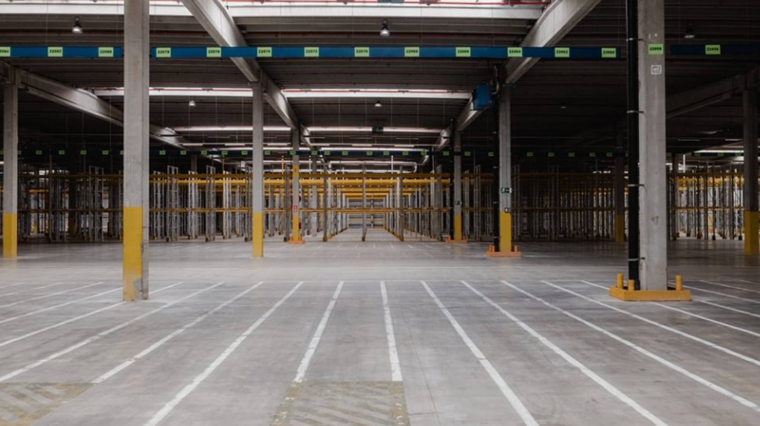 TE HUUR – Logistiek magazijn van 28.964 m² met kantoren in Courcelles (nabij E42) - foto 5