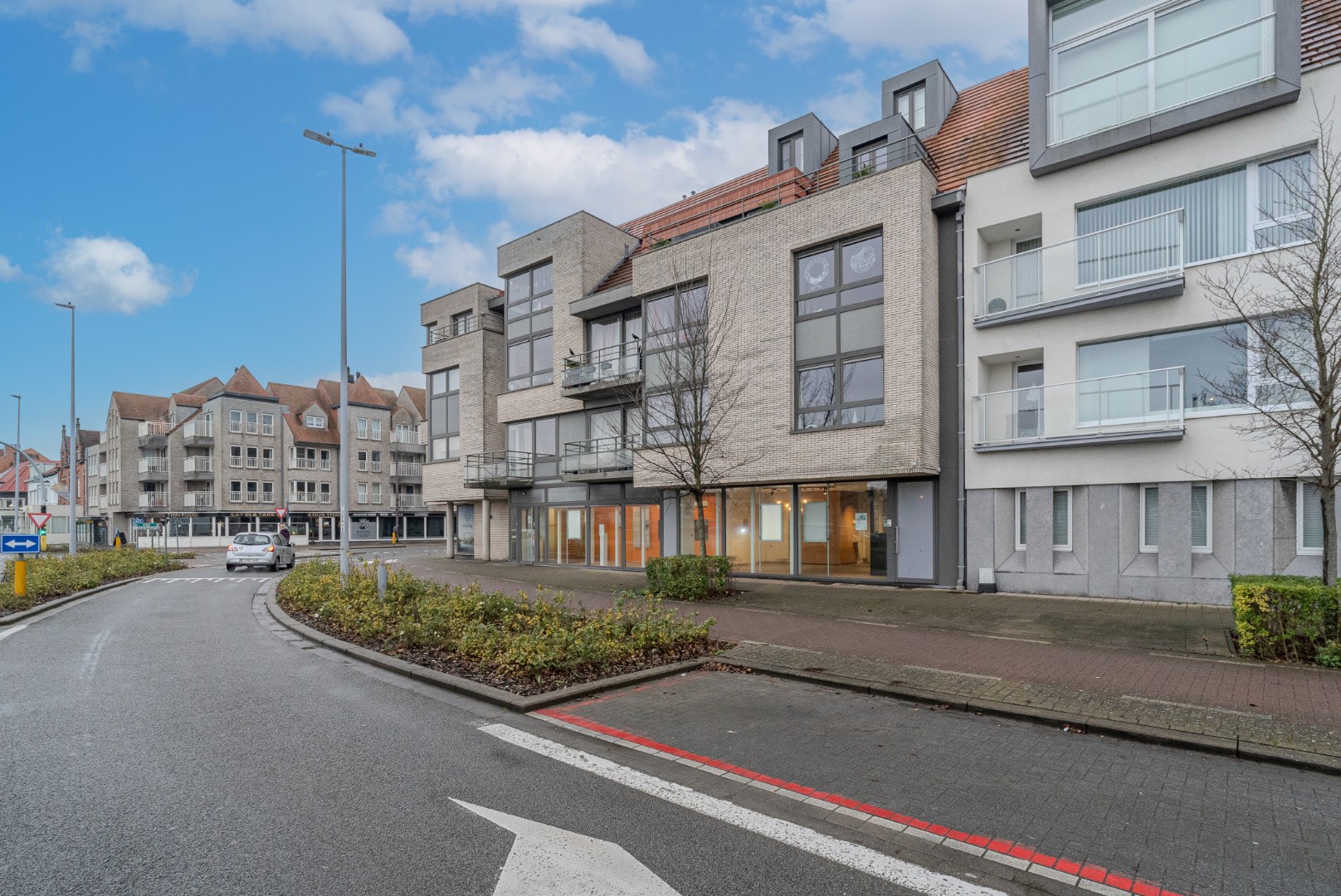Commercial for rent in Nieuwpoort - photo 1