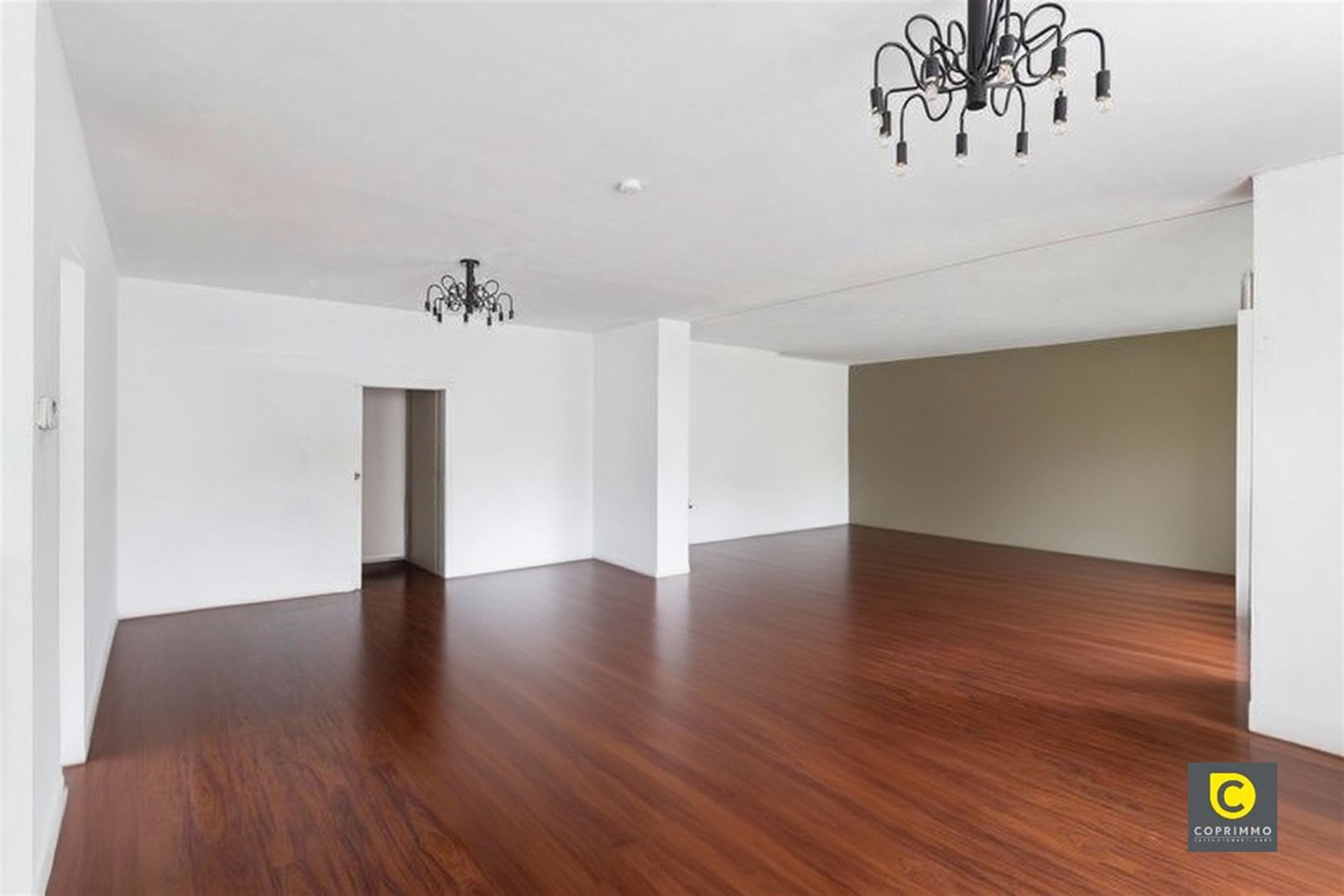 Gelijkvloers app. 190 m² met  4 slk - foto 3