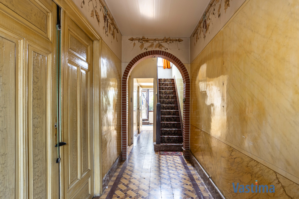 Te renoveren woning met tuin nabij OLV-Ziekenhuis - foto 3