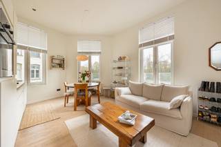 We vinden dit aangenaam 1 slaapkamer appartement (50m2) op de hoek van de Uitbreidingstraat en de Generaal Capiaumontstraat in Berchem,...