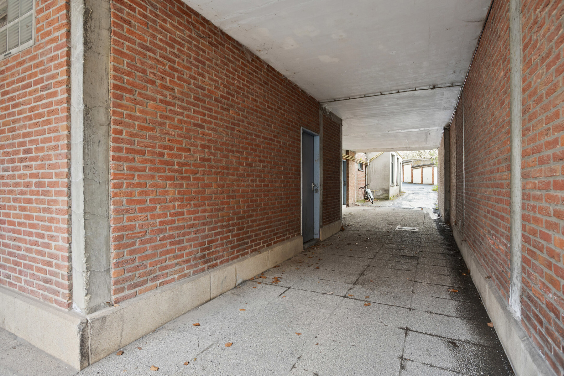 11 garageboxen, centrum Leuven, stabiele huurinkomsten. - foto 4