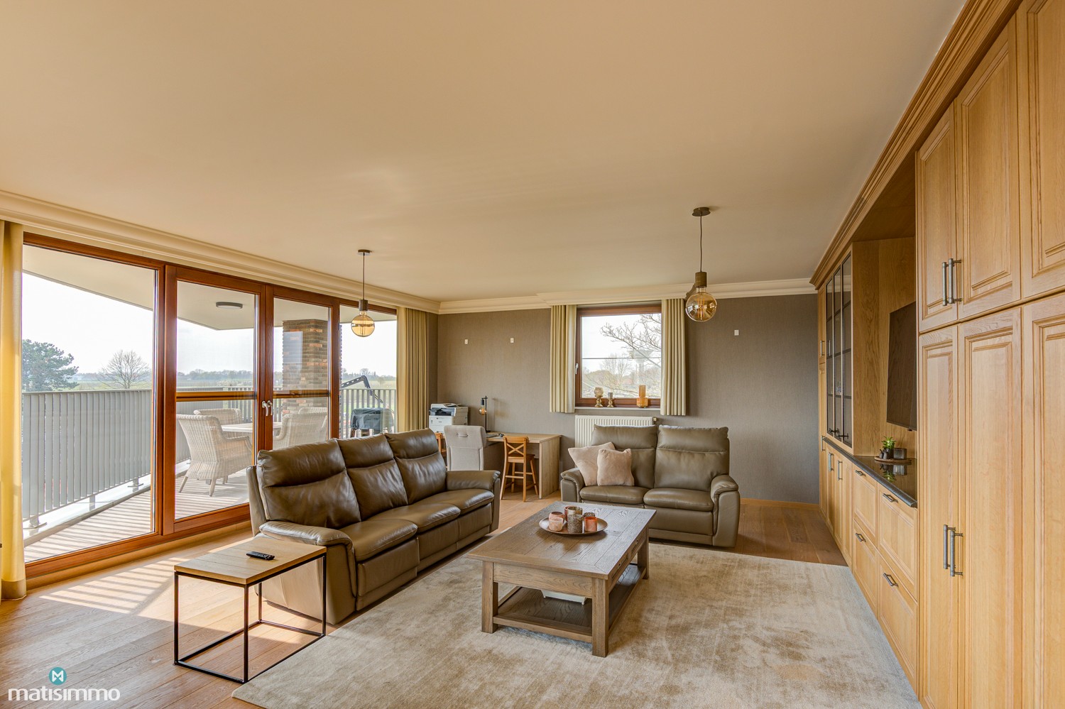 LUXUEUS AFGEWERKT APPARTEMENT MET 2 SLAAPKAMERS EN ZUIDGERICHT TERRAS VLAKBIJ HET CENTRUM VAN BILZEN (+ optioneel 3 autostaanplaatsen) - foto 3