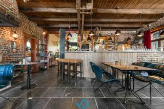 In het charmante Dranouter, midden in het landelijke heuvelland, vind je deze unieke eigendom terug die vandaag uitgebaat wordt als restaurant...