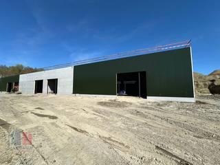 Nieuwbouw KMO-unit van 249 m² met 130 m² kantoorruimte te koop en 4 privatieve parkeerplaatsen.De loods maakt deel uit van “Apollo”, een gloednieuw...