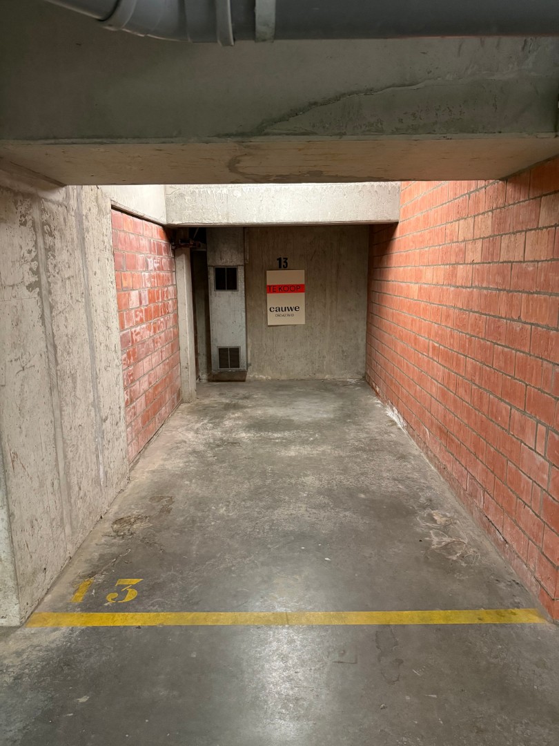 Ruime staanplaats op wandelafstand van de Zeedijk in Duinbergen. - foto 5