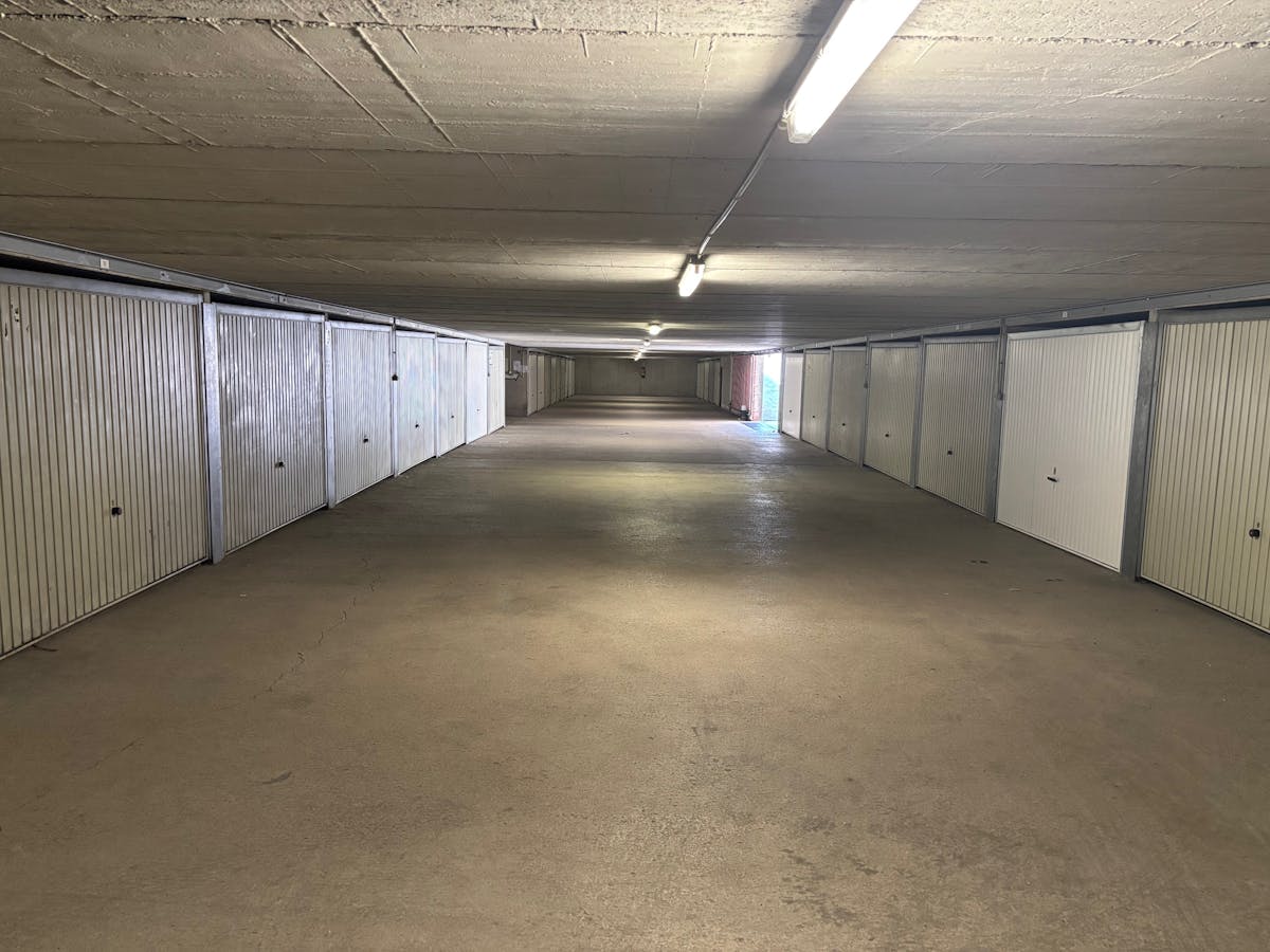Garagebox te koop op toplocatie aan René Mouchotteplein! - foto 4